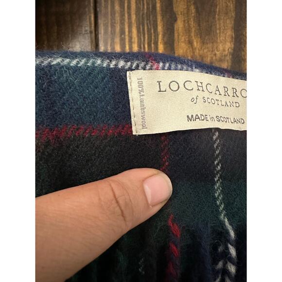 LOCHCARRON OF SCOTLAND 100% lambwool scarf NWT - Picture 5 of 5